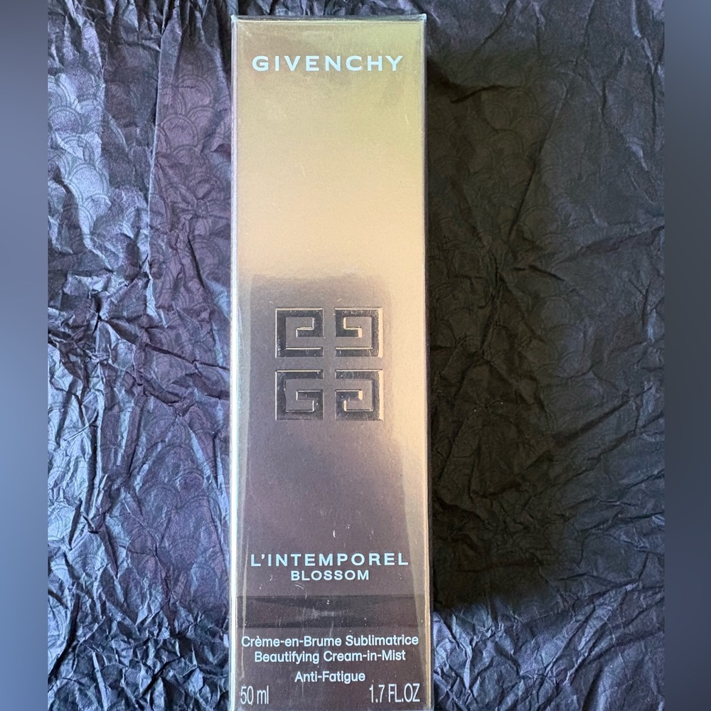 Givenchy Beautifying Cream-in-Mist Anti-Fatigue